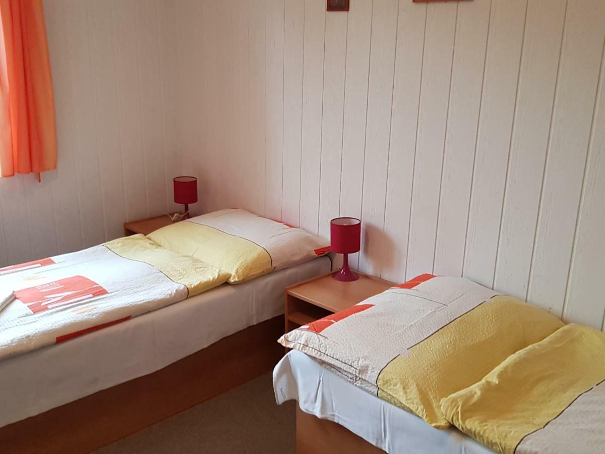 Monte Lope Hotel Bystrice pod Lopenikem Luaran gambar